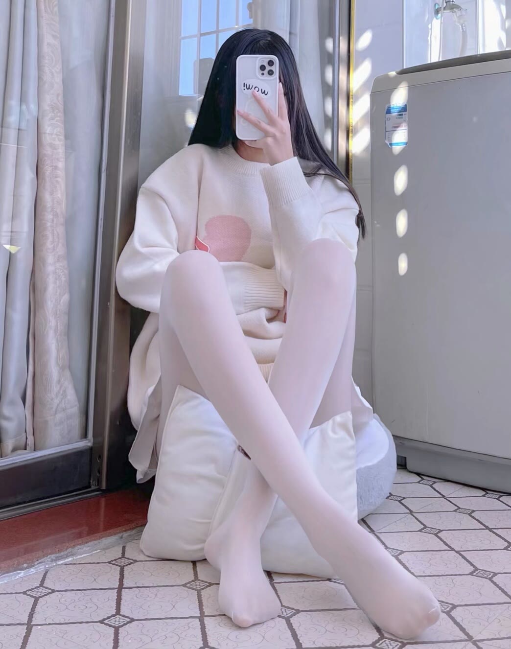 图片[2]-在角落的白丝超短裙大长腿小萝莉-自拍论坛-日常生活-热点1站-源码资源免费分享官网