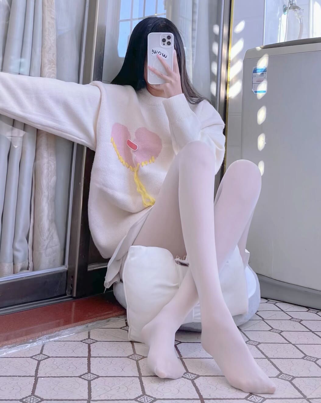 图片[3]-在角落的白丝超短裙大长腿小萝莉-自拍论坛-日常生活-热点1站-源码资源免费分享官网